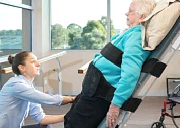 уход за пожилым после дтп