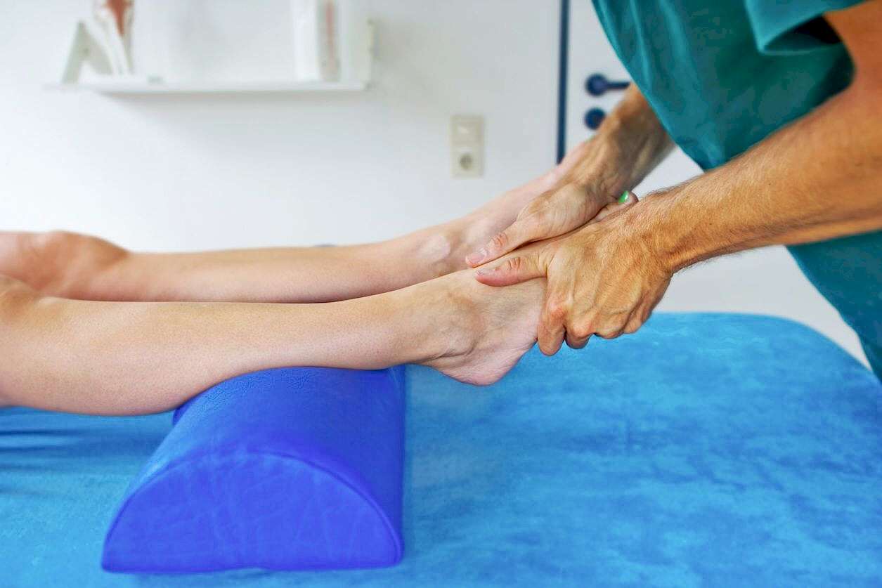 массаж после перелома голеностопа
